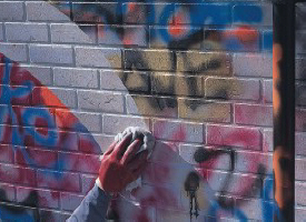 Peinture anti graffiti béton